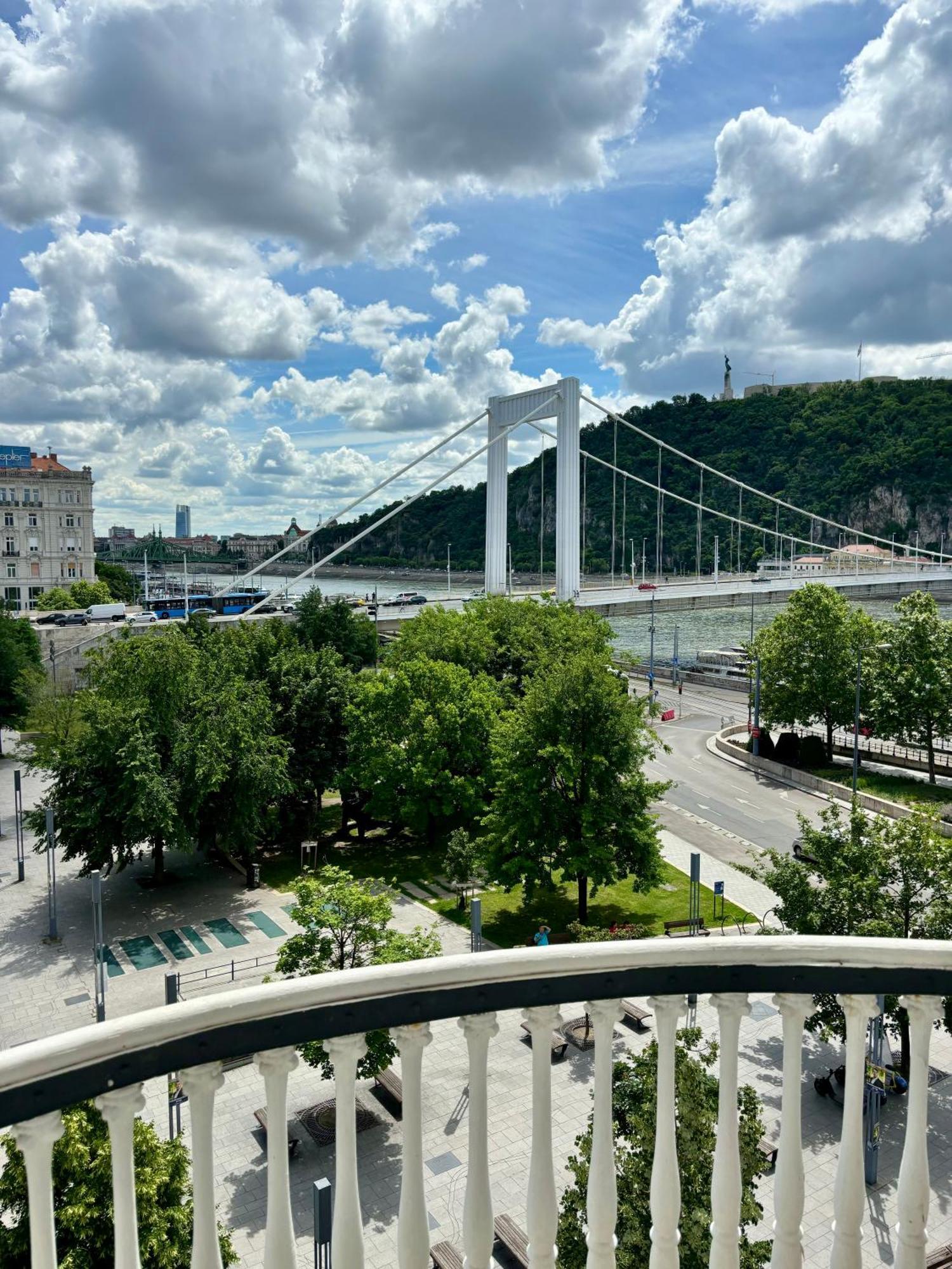 Budapest Riverfront Suite Экстерьер фото