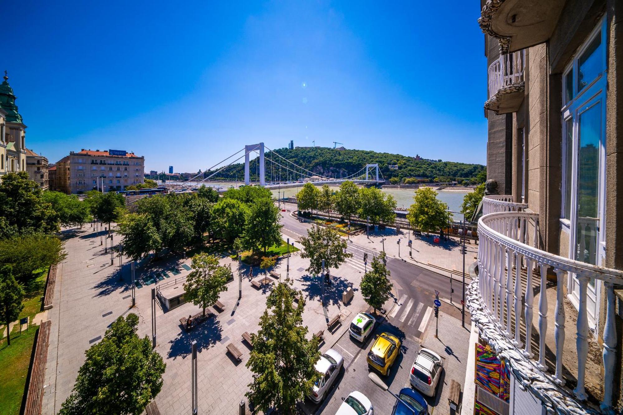 Budapest Riverfront Suite Экстерьер фото